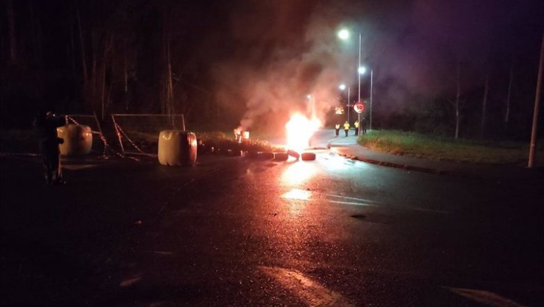 Barricadas de los trabajadores de Siemens Gamesa en As Somozas (A Coruña) | CEDIDA POR LOS TRABAJADORES ep barricadas de los trabajadores de siemens gamesa en as somozas a coruna