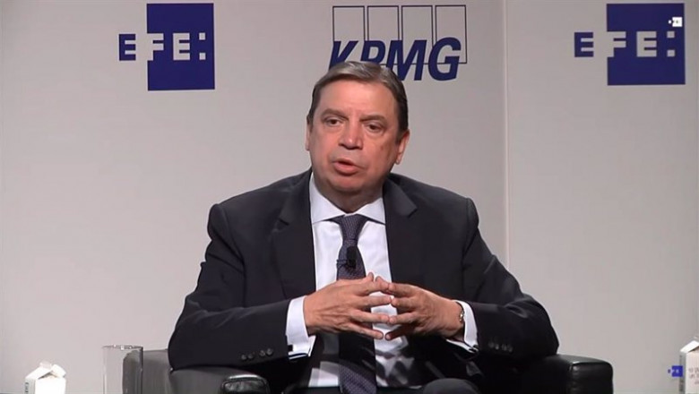 El ministro de Agricultura, Pesca y Alimentación, Luis Planas, durante su intervención en el VIII Foro 'Fondos Europeos. El reto de transformar el sector agroalimentario' | EUROPA PRESS ep el ministro de agricultura pesca y alimentacion luis planas durante su intervencion en el viii