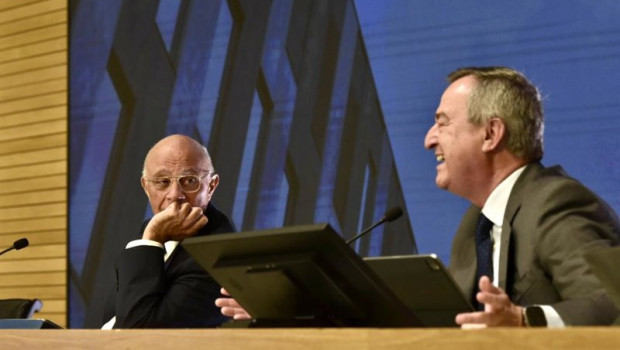 ep el presidente de banco sabadell josep oliu y el consejero delegado cesar gonzalez bueno durante 20250915181803