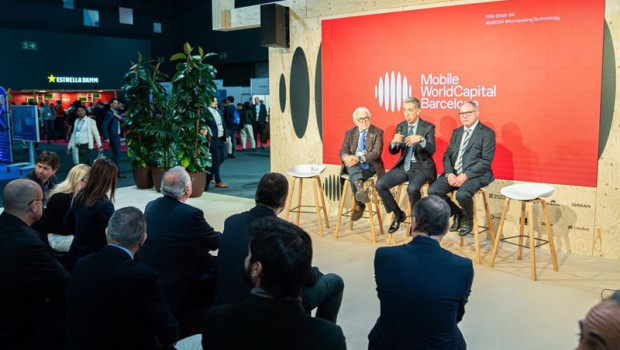 ep el presidente de foment josep sanchez llibre en el mwc