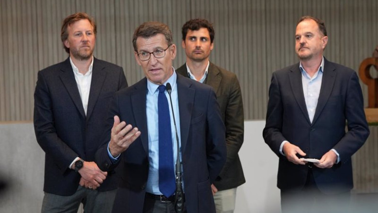 ep el presidente del partido popular alberto nunez feijoo atiende a medios durante una visita a la ep el presidente del partido popular alberto nunez feijoo atiende a medios durante una visita a la