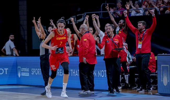 España celebra la canasta de Torrens | ALBERTO NEVADO / FFB ep espana celebracanastatorrens