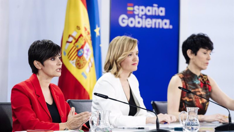 ep i d la ministra de vivienda y agenda urbana isabel rodriguez la ministra portavoz pilar alegria y ep i d la ministra de vivienda y agenda urbana isabel rodriguez la ministra portavoz pilar alegria y