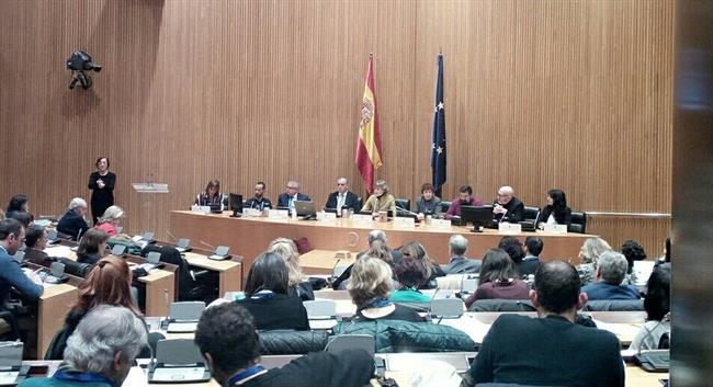 La ministra Tejerina en unas jornadas en el Congreso | COORDINADORA ONGD/TWITTER ep la ministra tejerinaunas jornadascongreso