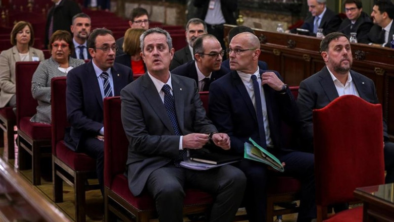ep los lideres independentistas exvicepresidentela generalitat oriol junqueras d exconsejeroasuntos exteriores raul romeva c yexconsejerointerior joaquim forn i juntorestolos acusadosproceso soberanista catalan