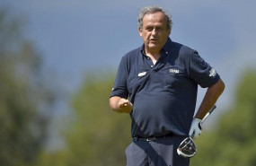 ep michel platini jugando al golf