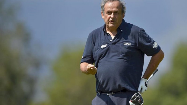 ep michel platini jugando al golf