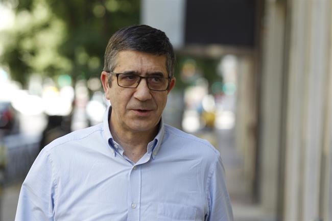 Patxi López acude a la reunión del PSOE | EUROPA PRESS ep patxi lopez acudela reunionpsoe