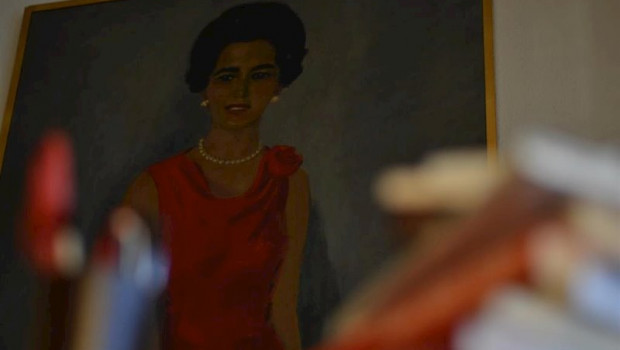 ep retrado de angeles de castro en el despacho del escritor miguel delibes en su casa de valladolid