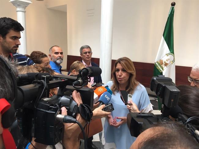Susana Díaz atiende a los periodistas | EUROPA PRESS/JUNTA ep susana diaz atiendelos periodistas