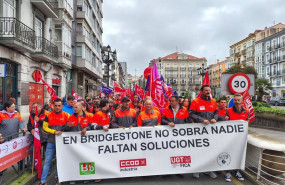 ep trabajadores de bridgestone en la manifestacion del 1 de mayo