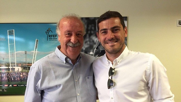 Iker Casillas y Vicente del Bosque