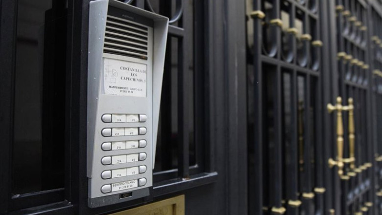 ep archivo   telefonillo de un bloque de vivienda