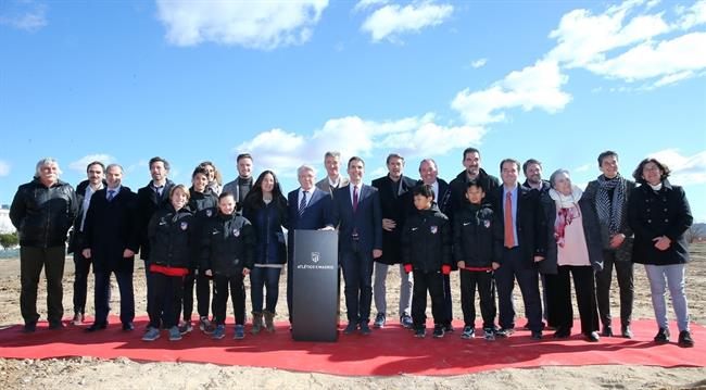 El Atlético coloca la primera piedra de la nueva sede de su Academia en Alcalá | CLUB ATLÉTICO DE MADRID ep atletico colocaprimera piedrala nueva sedesu academiaalcala