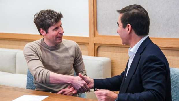 ep carlos torres vila presidente de bbva y sam altman ceo y cofundador de openai
