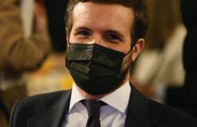 ep el lider del pp pablo casado posa a su llegada al foro de la nueva comunicacion organizado por