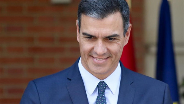 ep el presidente del gobierno en funciones pedro sanchez sale a recibir en el palacio de la moncloa