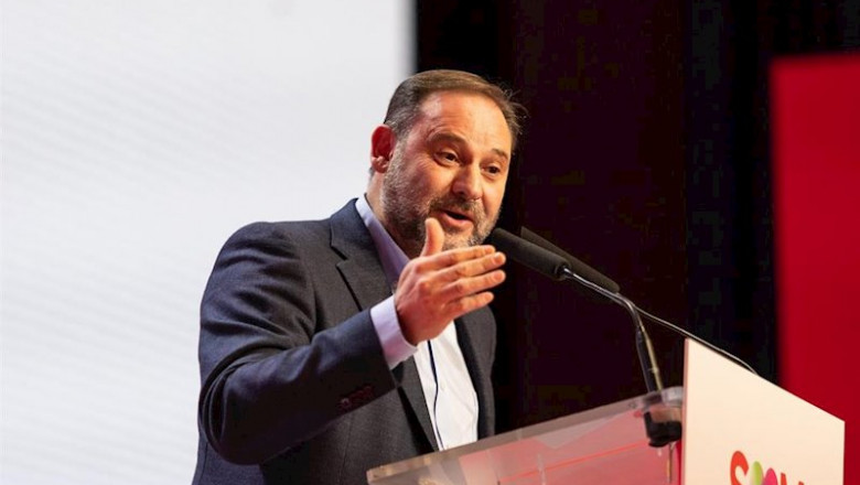 El secretario de Organización del PSOE y ministro de Fomento en funciones, José Luís Ábalos, en el 14 Congreso del PSC este domingo | PAU VENTEO (EUROPA PRESS) ep el secretario de organizacion del psoe y ministro de fomento en funciones jose luis abalos en el