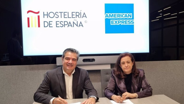 ep el secretario general de hosteleria de espana emilio gallego y la vicepresidenta y directora