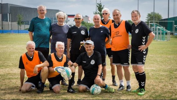ep equipofutbolancianoscancerprostataparticipaun estudio