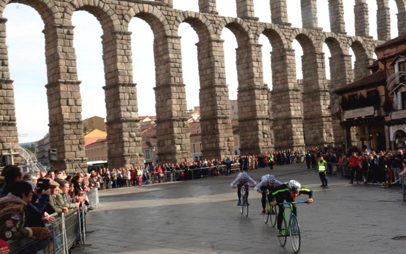 ep imagen de la tradicional carrera del pavo de segovia