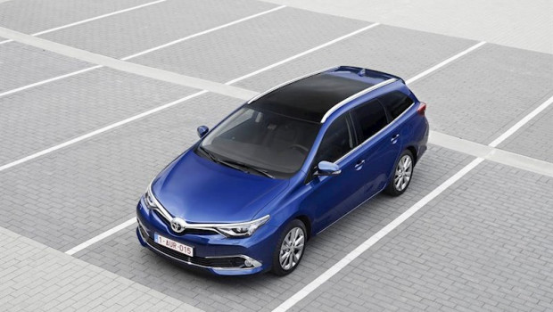 ep imagen de un vehiculo de toyota aparcado