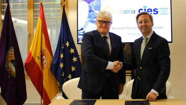 ep joan franco e ignacio sanchez de mora durante la firma este miercoles
