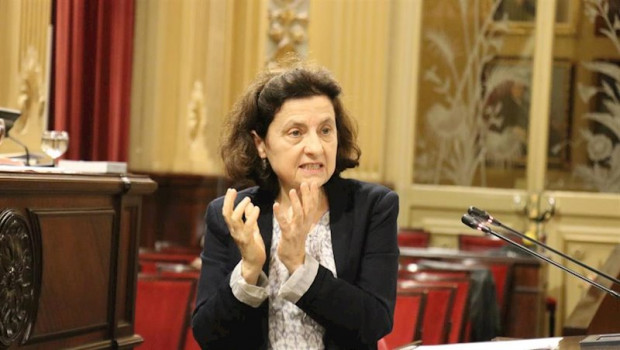 ep la consellera de asuntos sociales y deportes fina santiago en el parlament en una imagen de