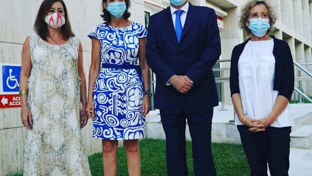ep la ministra de industria comercio y turismo reyes maroto acompanada de izqda a dcha por la
