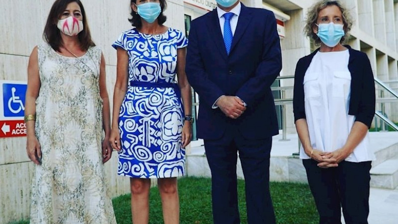 La ministra de Industria, Comercio y Turismo, Reyes Maroto, acompañada (de izqda a dcha) por la presidenta del Govern, Francina Armengol, el presidente del Consell de Ibiza, Vicenç Marí, y la delegada del Gobierno en Baleares, Aina Calvo. | TWITTER DELEGACIÓN DEL GOBIERNO EN BALEARES ep la ministra de industria comercio y turismo reyes maroto acompanada de izqda a dcha por la