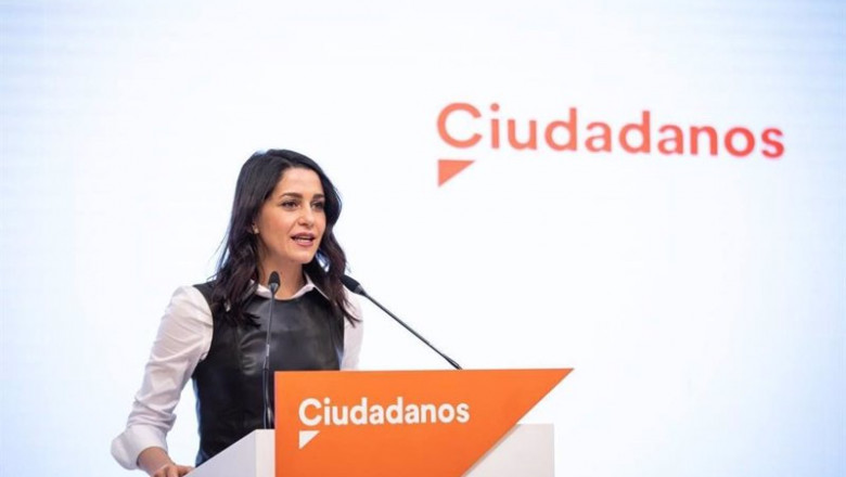 La presidenta de Ciudadanos, Inés Arrimadas, en una rueda de prensa en la sede del partido. | CIUDADANOS ep la presidenta de ciudadanos ines arrimadas en una rueda de prensa en la sede del partido