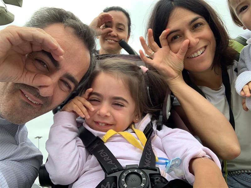 ep marta una nina de cuatro anos y medio afectada por la enfermedad de niemann pick c y su familia