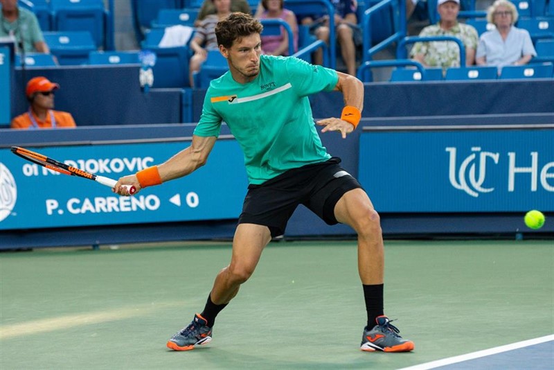 ep pablo carreno ejecuta un golpe durante un torneo