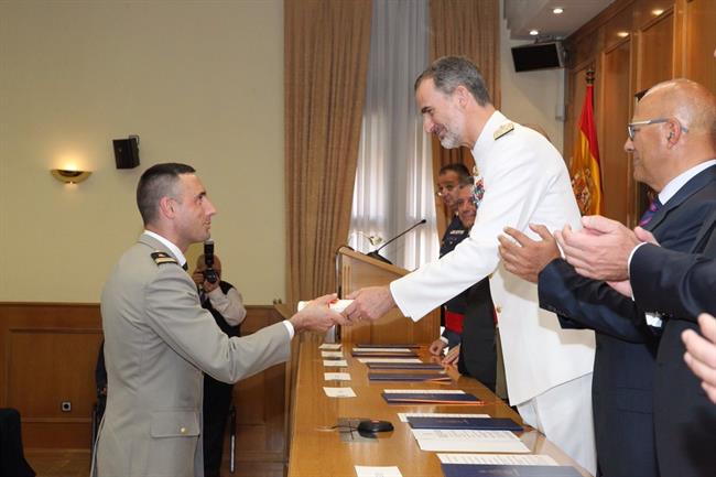 El Rey en la entrega de diplomas del curso de Estado Mayor | MINISTERIO DE DEFENSA ep reyla entregadiplomascursoestado mayor