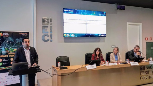 ep sergio fabregat izda amaia barredo ainara basurko y javier garcinuno en la presentacion de ep sergio fabregat izda amaia barredo ainara basurko y javier garcinuno en la presentacion de