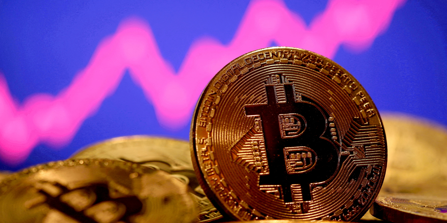 ¿Puede el bitcoin caer hasta los 50.000 dólares? El mercado está sobrecomprado