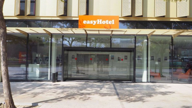 ep archivo   entrada easyhotel barcelona