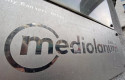 ep archivo placa con el logotigo del banco mediolanum en la puerta de entrada de uno de sus ep archivo placa con el logotigo del banco mediolanum en la puerta de entrada de uno de sus