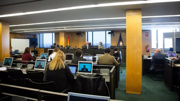 ep archivo   sesion de una comision de industria comercio y turismo en el congreso