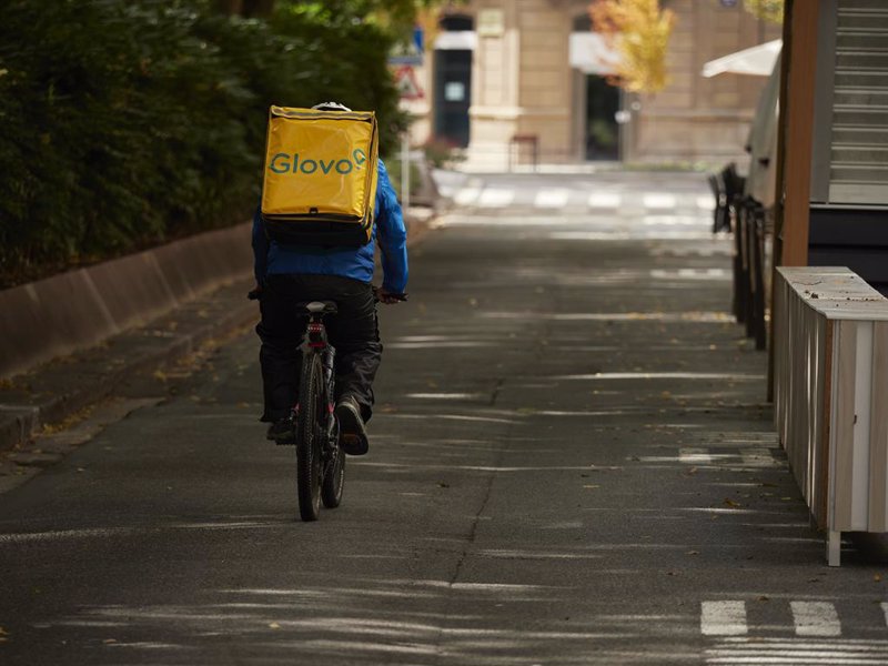 Glovo contratará 2.000 repartidores en España para adaptarse a la ley Rider