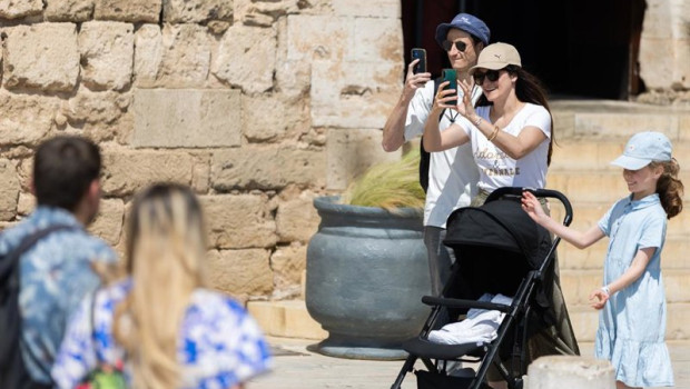 ep archivo   varios turistas en una calle de palma de mallorca a 16 de abril de 2024 en palma de