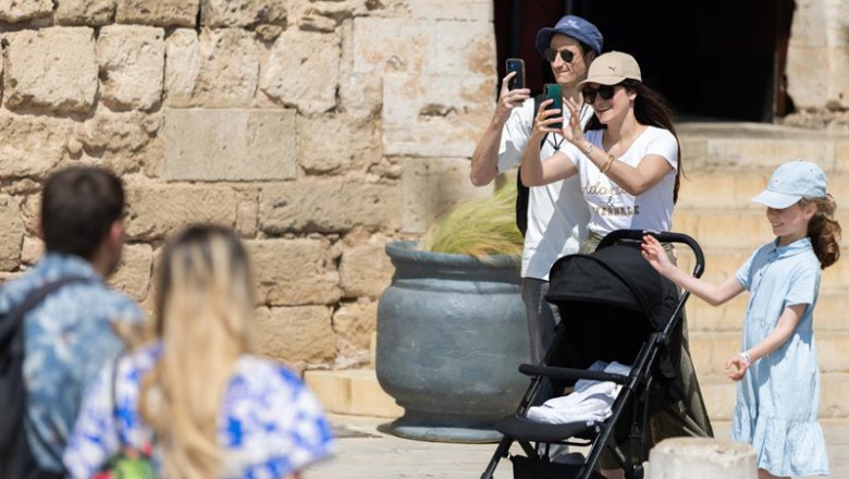 ep archivo   varios turistas en una calle de palma de mallorca a 16 de abril de 2024 en palma de