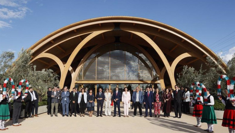ep bodegas faustino inaugura en oyon el primer proyecto enoturistico planeta 10 disenado por norman ep bodegas faustino inaugura en oyon el primer proyecto enoturistico planeta 10 disenado por norman
