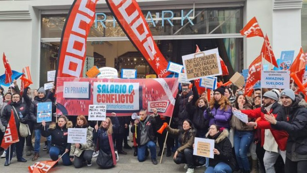 ep concentracion de trabajadores frente a una tienda de primark en gran via madrid