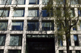 ep edificio sede del grupo asegurador santalucia