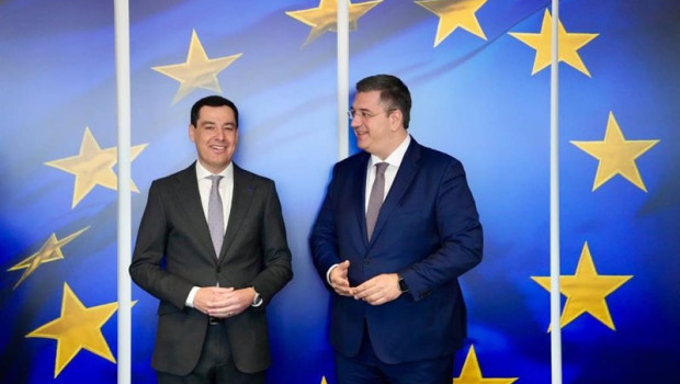ep el comisario de transporte sostenible y turismo de la union europea y el presidente de la junta