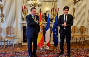 ep el ministro de agricultura pesca y alimentacion luis planas recibe condecoracion de francia