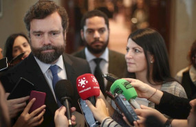 ep el portavoz de vox en el congreso ivan espinosa de los monteros junto a la diputada macarena