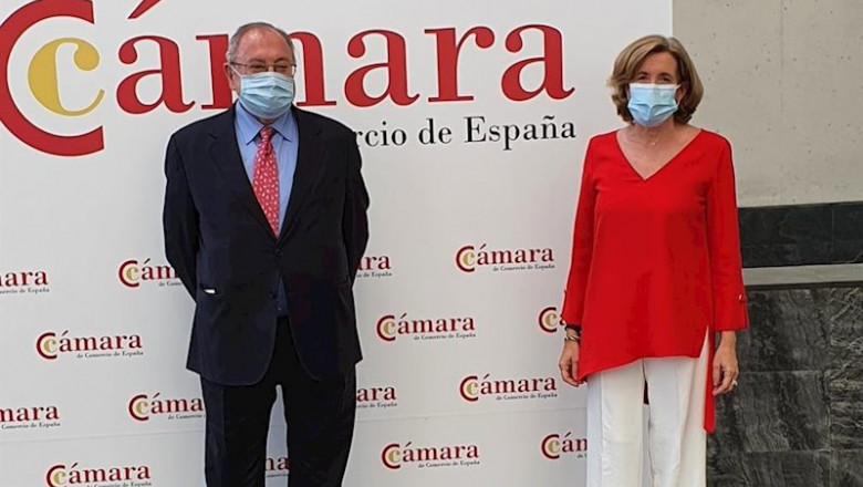 El presidente de la Cámara de Comercio, José Luis Bonet, y la secretaria de Estado de Economía y Apoyo a la Empresa, Ana de la Cueva | CÁMARA DE COMERCIO ep el presidente de la camara de comercio jose luis bonet y la secretaria de estado de economia y