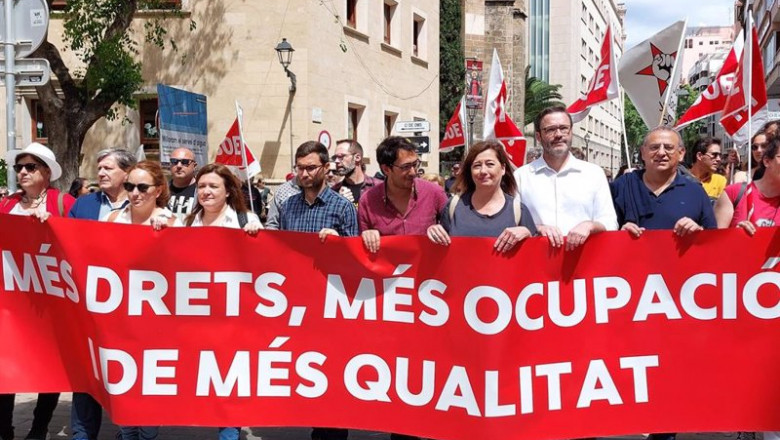 La secretaria general del PSIB-PSOE y presidenta del Govern, Francina Armengol, en la manifestación del 1 de mayo organizada por CCOO y UGT. | EUROPA PRESS ep la secretaria general del psib psoe y presidenta del govern francina armengol en la manifestacion